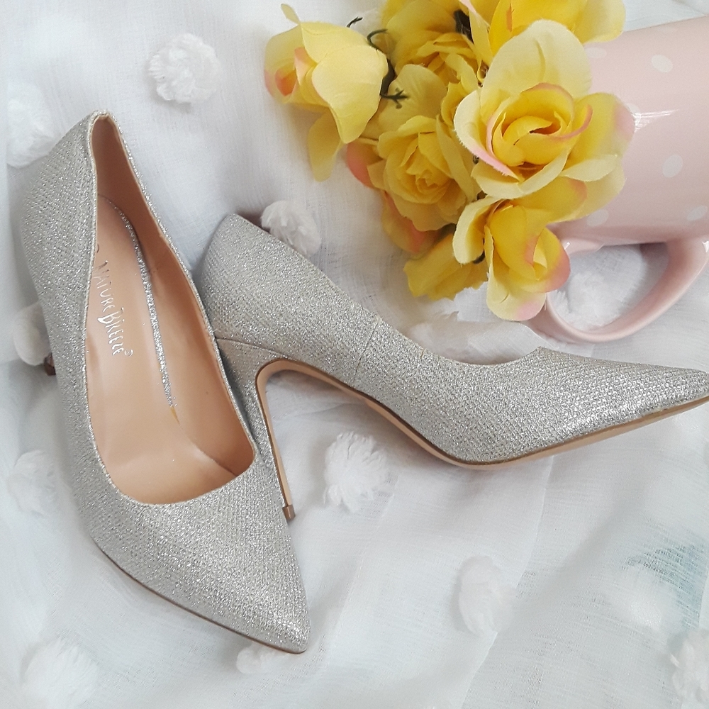 Final sale Nature Breeze Silver glitter pointed heels 7 1/2